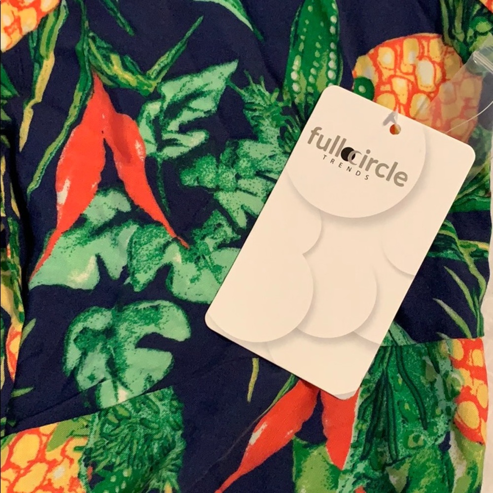 Full Circle Trend Top - Picture 3 of 4